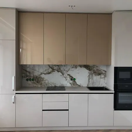 стильные с прекрасным видом на море и Four Seasons Apartment